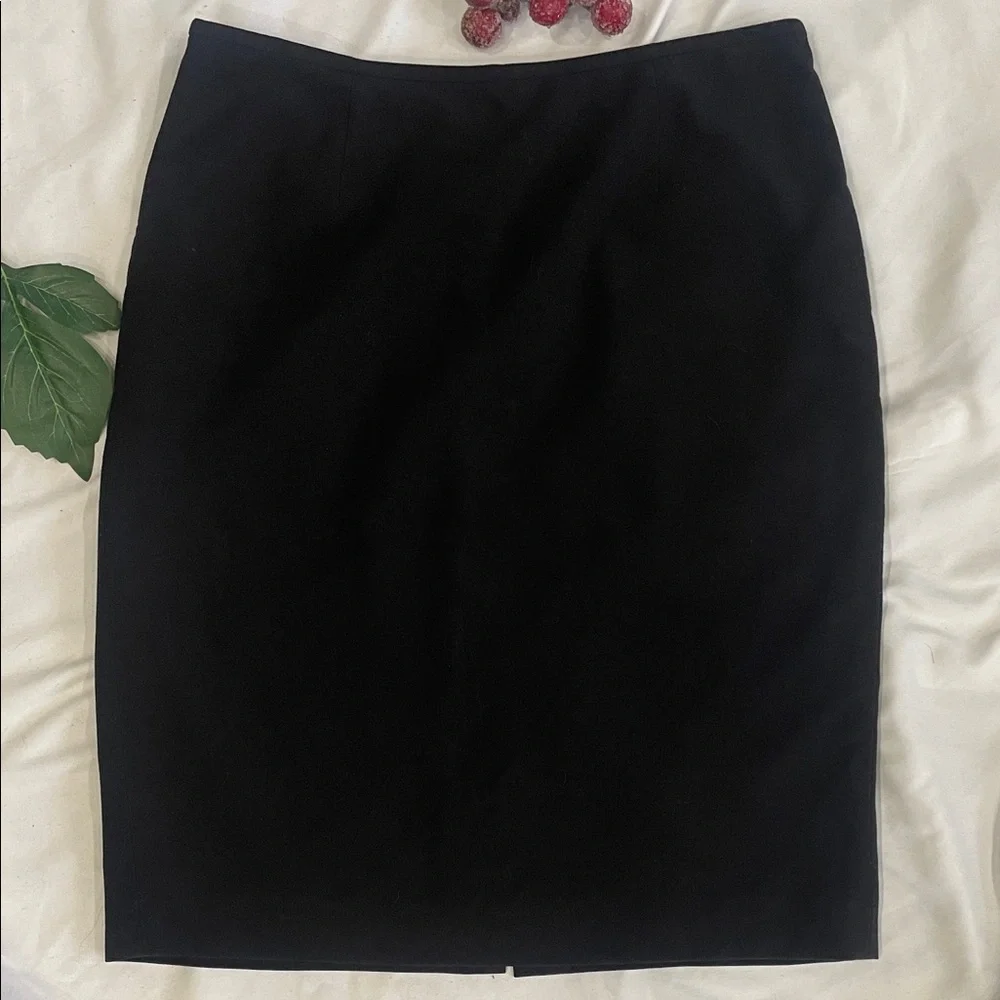Calvin Klein Black Pencil Skirt: Timeless Elegance 📚🖋️ - Picture 5 of 16
